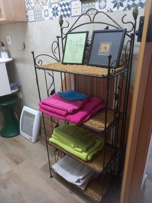 Acogedora Casita Loft De Piedra Con Piscina Compartida Apartment Becerril de la Sierra Ngoại thất bức ảnh